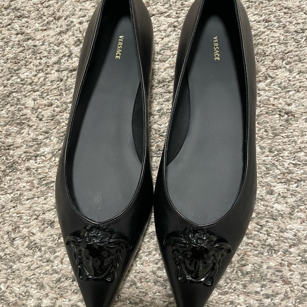 Women’s Versace Medusa flat sandals